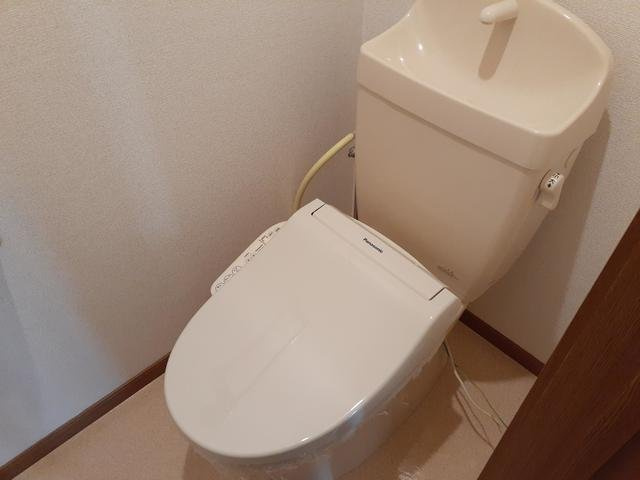 【トイレ】 | シャン・ド・フルール | コンパクトで使いやすいトイレです