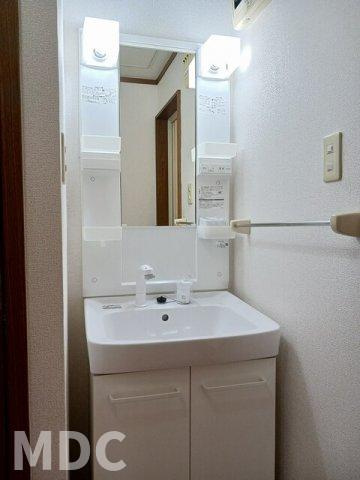 徳島市八万町法花谷のアパートの洗面所