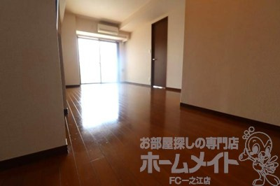 クレ・エスポワールの居間・リビング