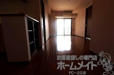 クレ・エスポワールの居間・リビング