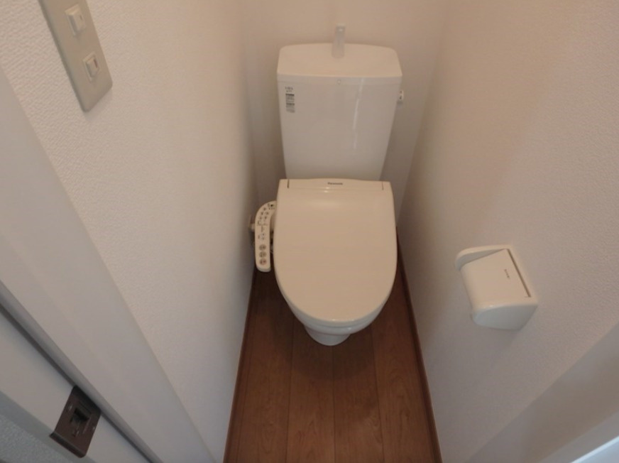 フェリスカーサのトイレ|落ち着いた色調のトイレです
