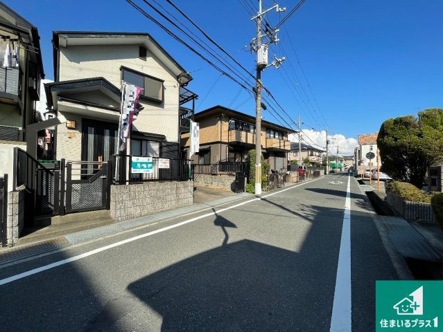 伊丹市瑞穂町　中古一戸建ての前面道路含む現地写真|車通りの少ない前面道路！
