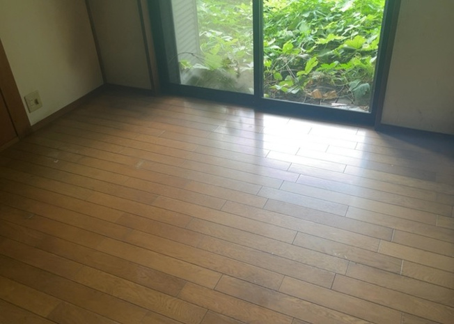 【居間・リビング】 | 直線タイプはLとDKを一直線に並べた形で対面キッチンのタイプです。一般的なのでよく見かけるかもしれません。直線タイプに似た直接アイランドタイプは、キッチンとダイニングの間に壁がない分広く感じられます。