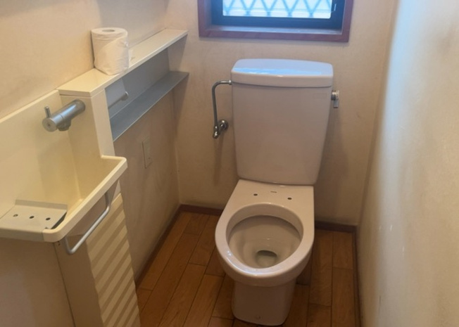 【トイレ】 | トイレは大きさや形、機能、抗菌性などが異なる多種多彩なタイプが各メーカーから出ています。それぞれに良さがあるため、事前にどういったタイプのトイレがいいのかをご家庭内で決めて、内見に行くといいでしょう。