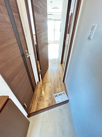 尼崎市大庄西町１丁目の賃貸マンションの玄関
