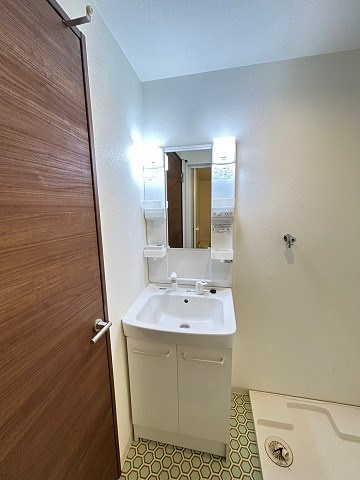 尼崎市大庄西町１丁目の賃貸マンションの洗面所