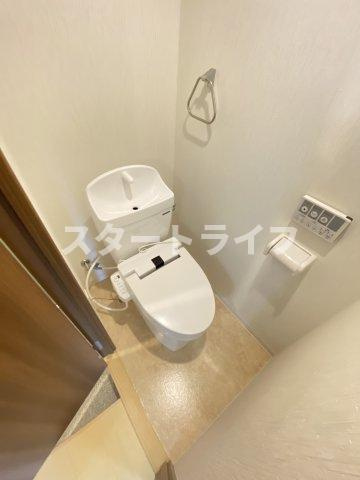 大阪市東淀川区淡路３丁目の賃貸マンションのトイレ
