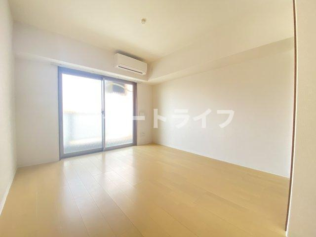 大阪市東淀川区淡路３丁目の賃貸マンションの居間・リビング