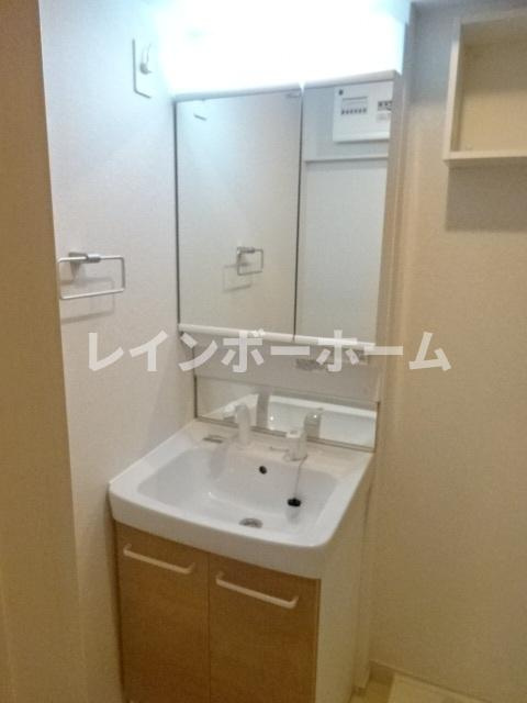 アライブ　ジュネス【仲介手数料：50％OFF】対象物件！の洗面所|忙しい朝には欠かせない洗面所です