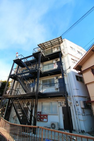 ラムール東垂水のエントランス