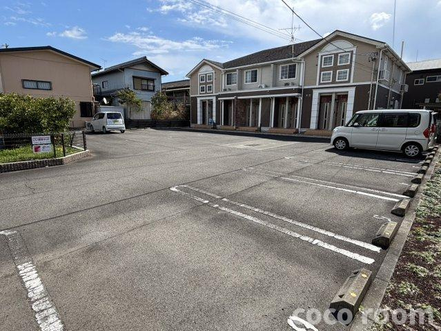 ブライトメゾンの駐車場