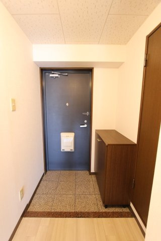 ソレーユ五条壱番館の玄関
