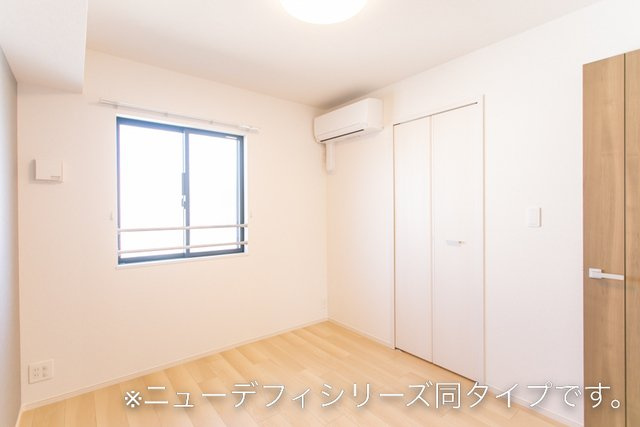 明るい色調の室内です
