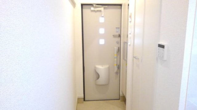 明るい玄関です