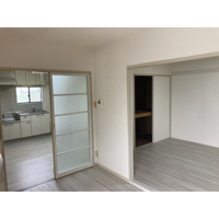 明るい色調の室内です