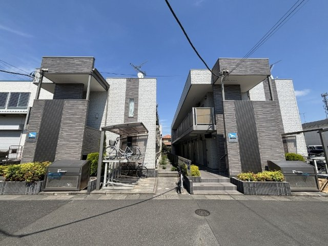 落ち着いた雰囲気の外観です