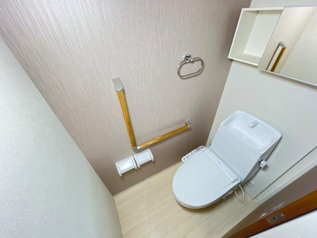 シャワー付きトイレ