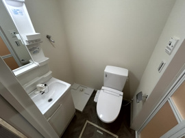 コンパクトで使いやすいトイレです