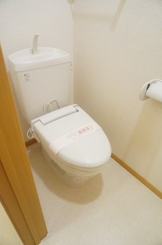 コンパクトで使いやすいトイレです