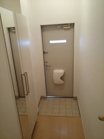 毎日通る玄関はこちらです