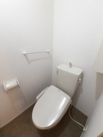シンプルで使いやすいトイレです