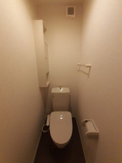 ゆったりとした空間のトイレです