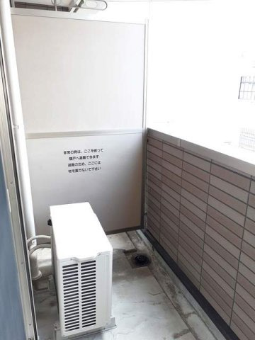 落ち着いた時間を過ごせるバルコニーです