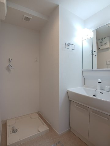 明るい洗面所です