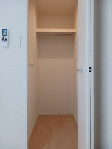 明るい色調の室内です