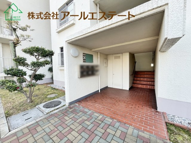 第二恵美酒マンション　　山陽電鉄「亀山駅」徒歩6分のエントランス