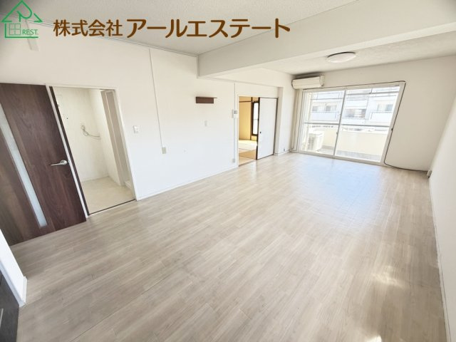 第二恵美酒マンション　　山陽電鉄「亀山駅」徒歩6分の居間・リビング