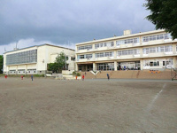 伊勢原市立成瀬小学校まで75m