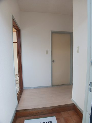 毎日通る玄関はこちらです