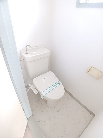 コンパクトで使いやすいトイレです
