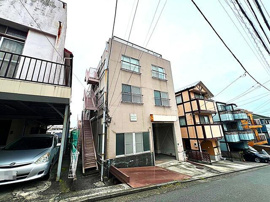 落ち着いた雰囲気の外観です