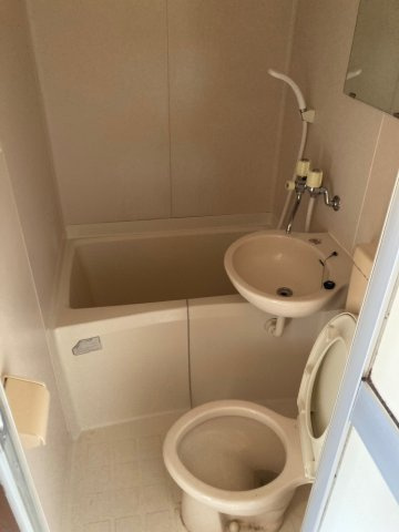 日々の疲れを癒すお風呂付です