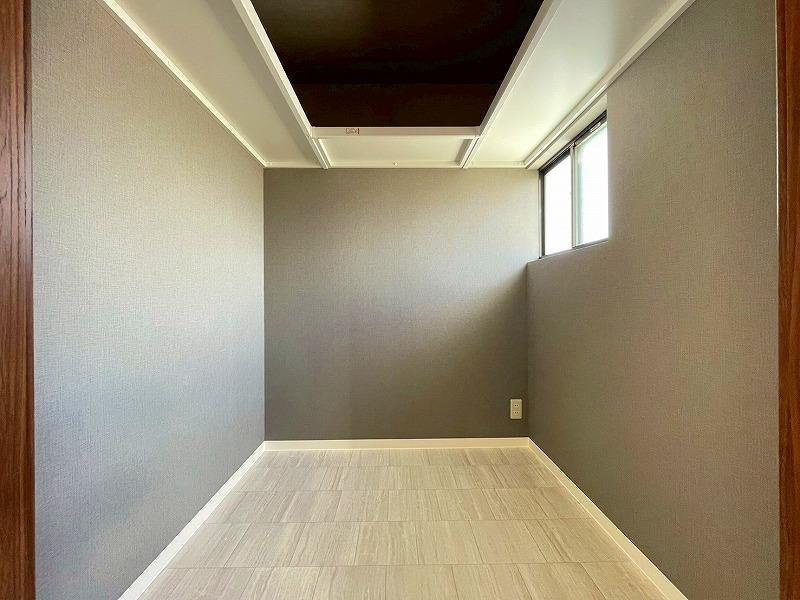 茄子作1丁目　中古一戸建ての収納|ウォークインクローゼット
■物件内覧・資金計画相談・住宅ローン相談、リフォーム相談、お問合せ受付中■
※当日・翌日のご内覧、ご相談はお電話でのお問合せがスムーズです！