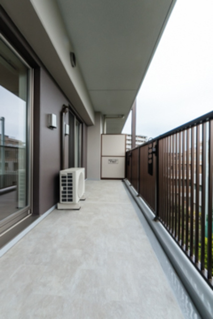 パークアクシス千歳船橋のバルコニー|※写真は同タイプ住戸です。