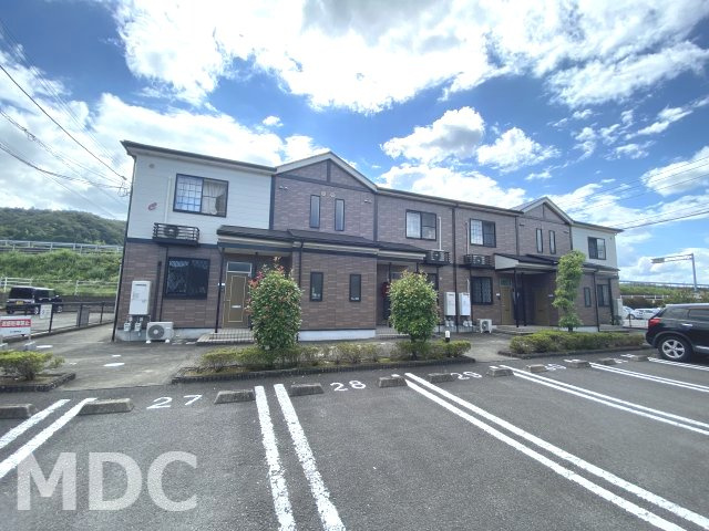 徳島市八万町大坪のアパートの外観