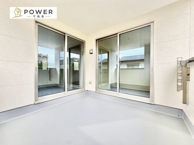 リーブルガーデン　西尾市亀沢町第2のバルコニー|家族の洗濯物もまとめて干せるインナーバルコニー。天候を気にせず家事ができて助かります。									
									