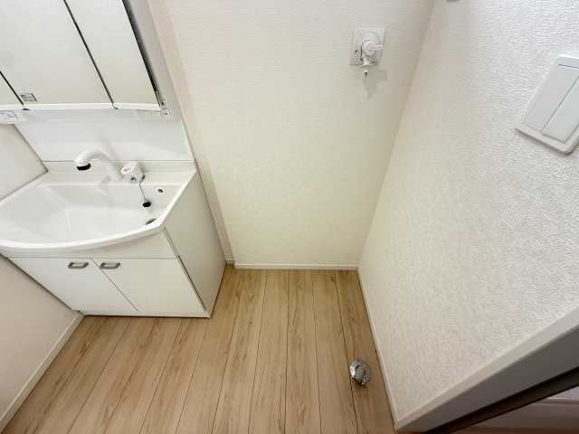 沖縄市胡屋　第1（全13棟）11号棟のランドリースペース|11号棟　洗濯機置き場♪