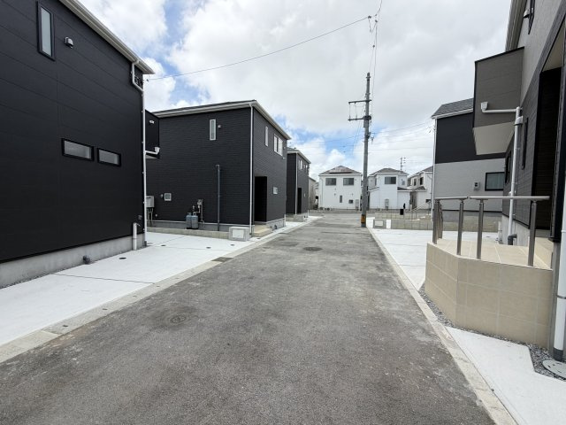 沖縄市胡屋　第1（全13棟）11号棟の前面道路含む現地写真|※前面道路5m♪