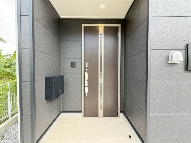 沖縄市胡屋　第1（全13棟）11号棟の玄関|11号棟　スマートキー付き♪