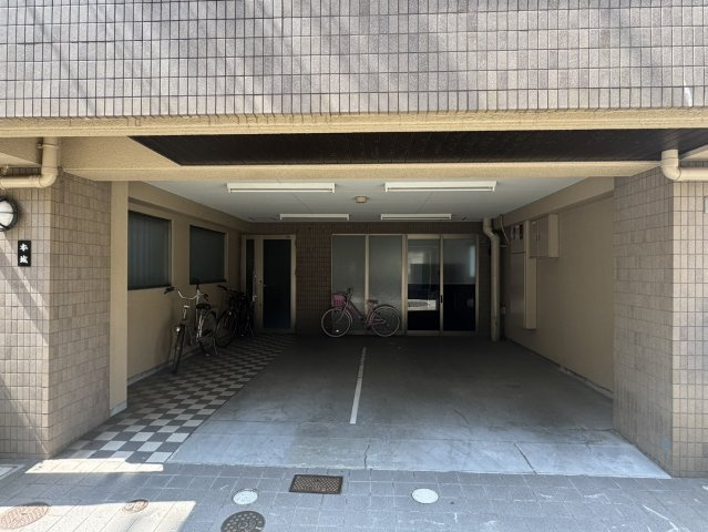 【エントランス】 | 本城ビル