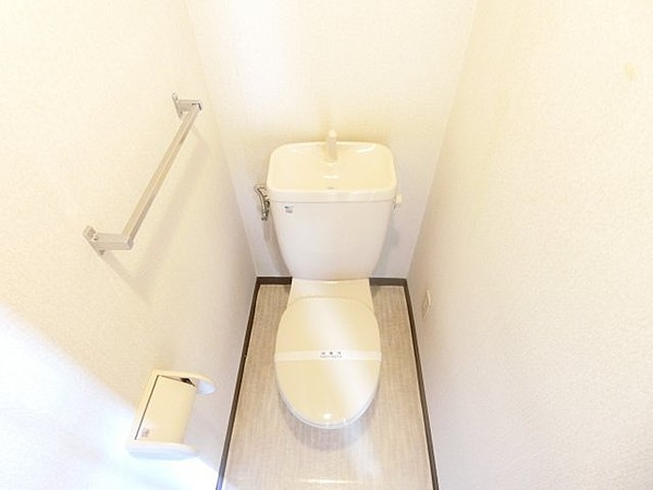 ひまわりコーポのトイレ|コンパクトで使いやすいトイレです