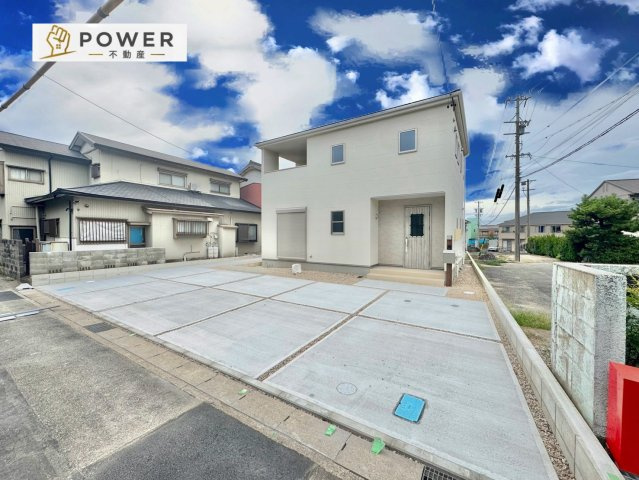 リーブルガーデン　西尾市亀沢町第2の外観|落ち着いた色合いと上品な質感の外観は、家族の成長とともに永く愛せるデザインを実現しています。									
									