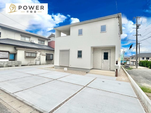 リーブルガーデン　西尾市亀沢町第2の外観|落ち着いた色合いと上品な質感の外観は、家族の成長とともに永く愛せるデザインを実現しています。									
									