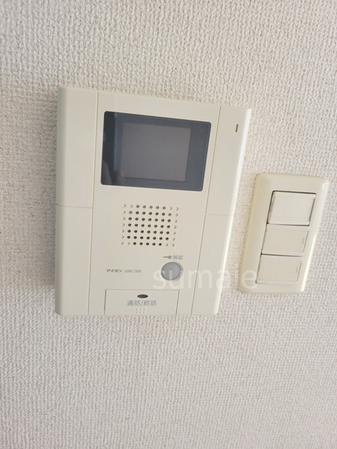 シュノロンのセキュリティ|モニター付きインターホンです