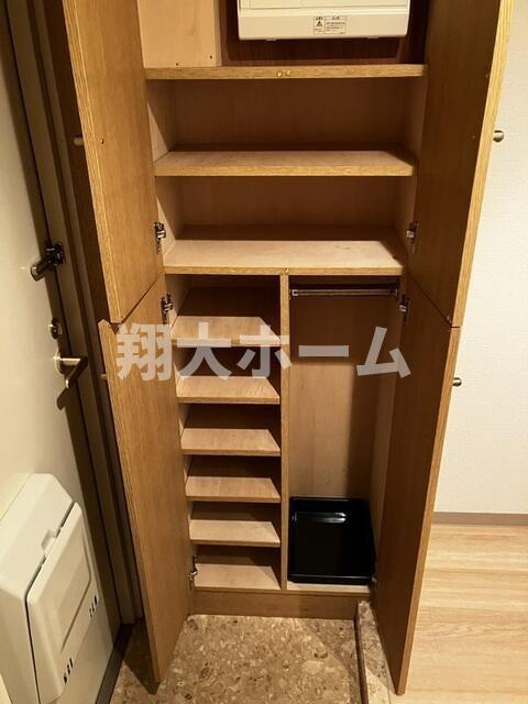 アルカサル御苑の収納