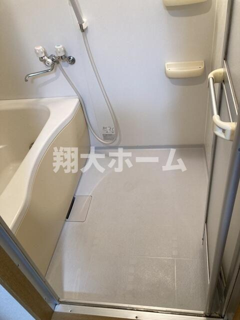 アルカサル御苑の浴室